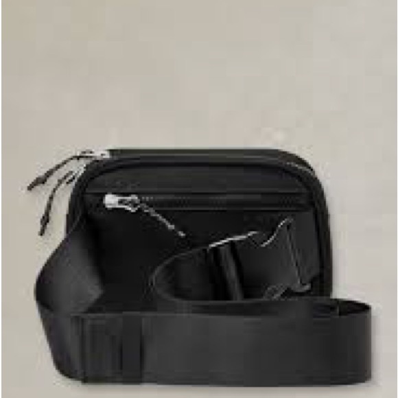 NWT Fabletics - The Belt Bag - Black - Picture 2 of 6